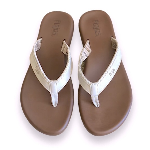 Flojos Women's Flip Flops | Various Sizes: 6, 9 | Brown Ivory Tan | $12.00 - Picture 3 of 6